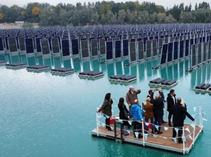 德国垂直浮式光伏电站实现技术突破与生态兼容