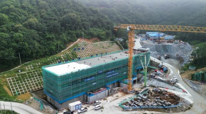广东惠州中洞抽水蓄能电站开关站GIS楼全面封顶献礼国庆