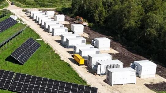 库博能源25MW/50MWh储能电站成功并网爱沙尼亚电网