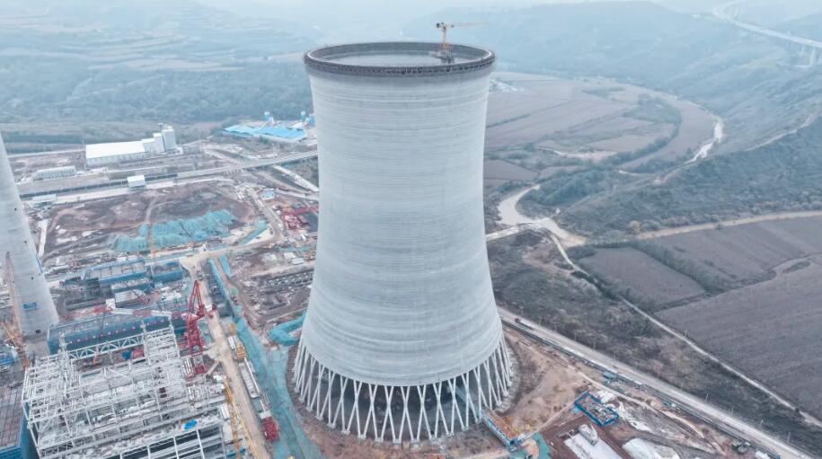 陕西富县电厂二期工程4号间冷塔封顶