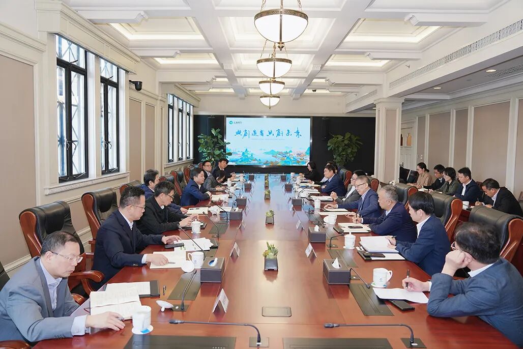 上海电气与浦东新区共商产业协同新篇章，就新型储能领域加强对接