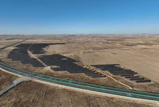 华能察右中旗灵改配置新能源项目并网发电