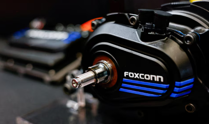 富士康计划年投30亿美元发展人工智能，预计电动汽车市场将整合