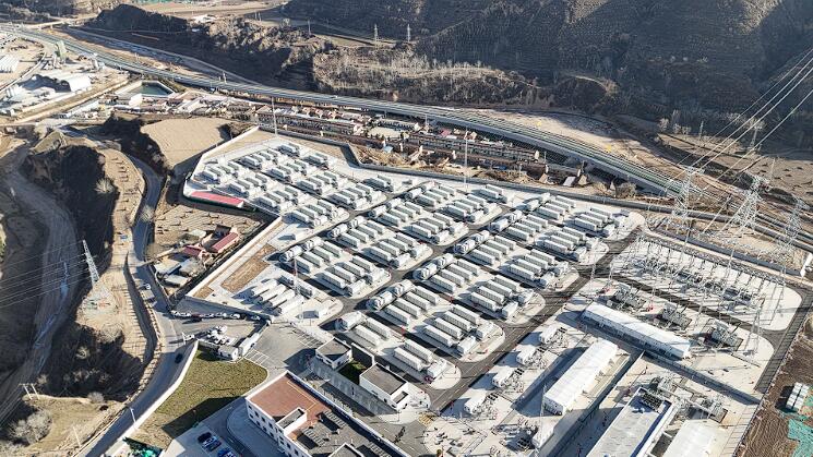 国内在建最大电化学储能项目首批并网成功