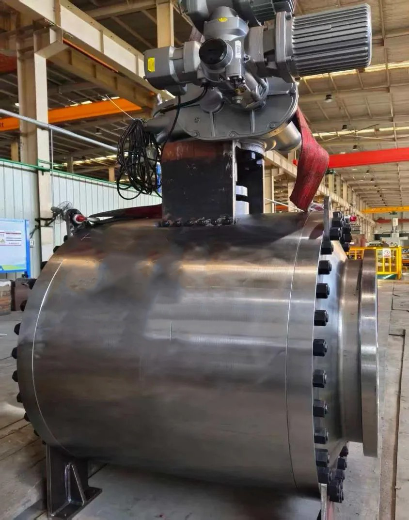 中核科技36寸大口径金属密封球阀顺利交付