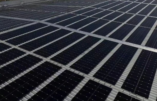 南京大学钙钛矿光伏组件研究取得新进展