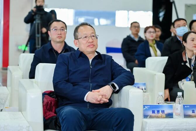 沃太能源西南生产基地曜方5000液冷储能系统成功下线