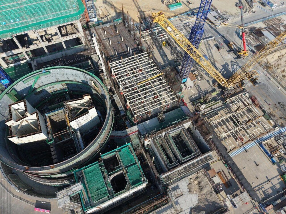 陆丰核电1号机组附属厂房首个一体化模块吊装完成