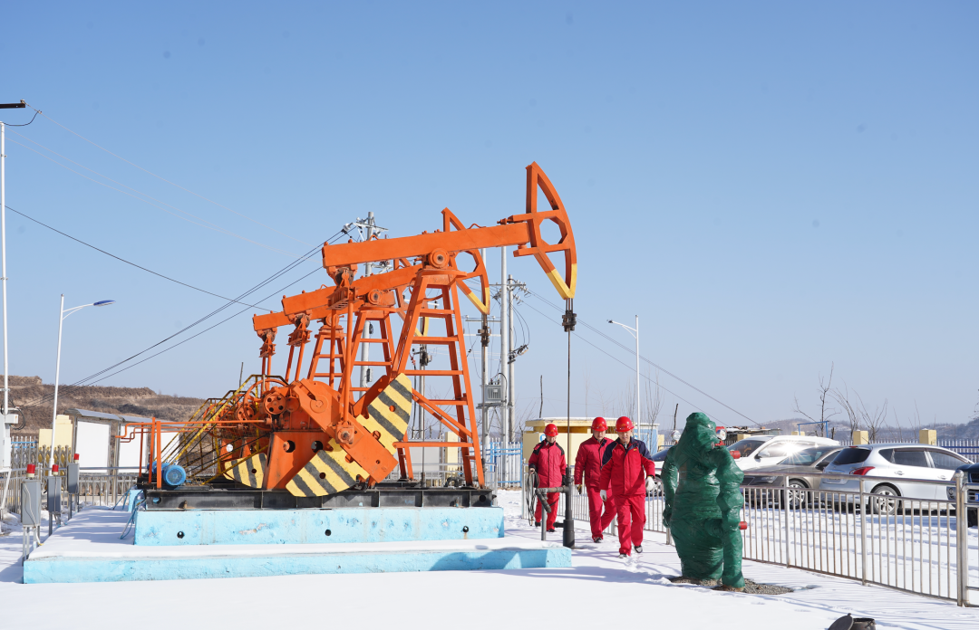 延长油田采油厂极寒砺剑 起步冲刺 打响新年生产“第一战”