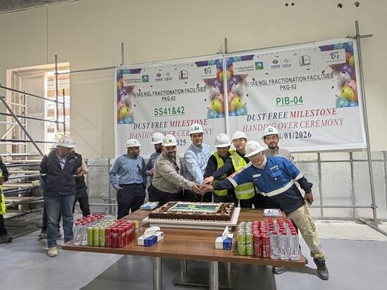 沙特利雅思二期项目两栋核心建筑通过“设备无尘”验收标准