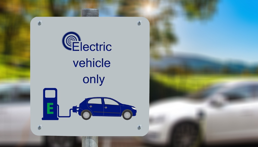 中国商务部：加方将给予中国电动汽车每年4.9万辆的配额，配额内享受6.1%最惠国关税待遇