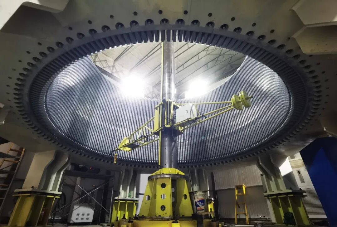 广东肇庆浪江抽水蓄能电站２号机组定子铁心叠装及磁化试验顺利完成