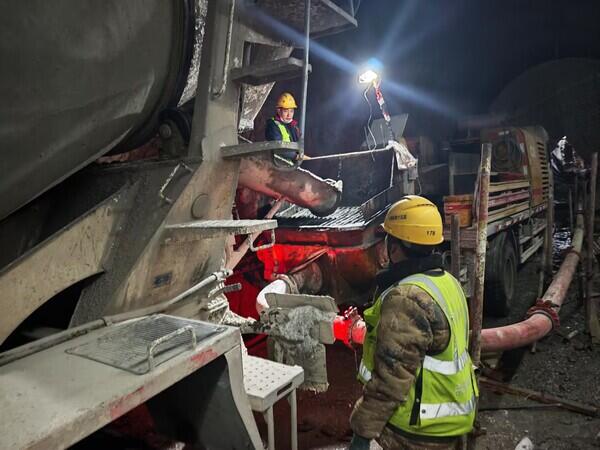 察汗乌苏生态电站压力钢管第一仓回填混凝土完成浇筑