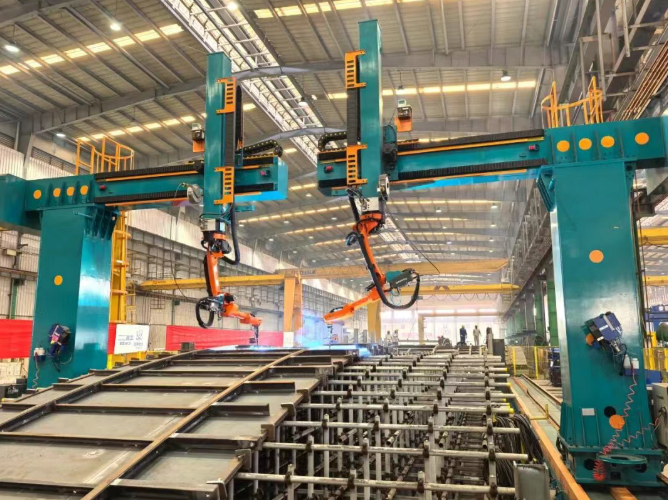 中核二二钢衬里背肋机器人智能焊接技术首次应用