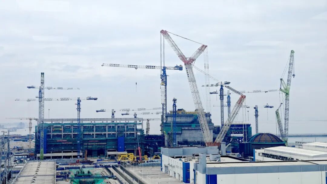 福建漳州核电3号机组蒸汽发生器全部吊装就位