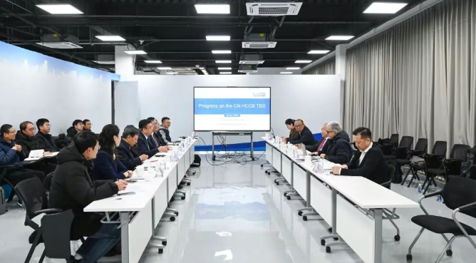 ITER组织副总干事罗德隆、施工司司长赛尔吉奥·奥兰迪一行赴西物院调研