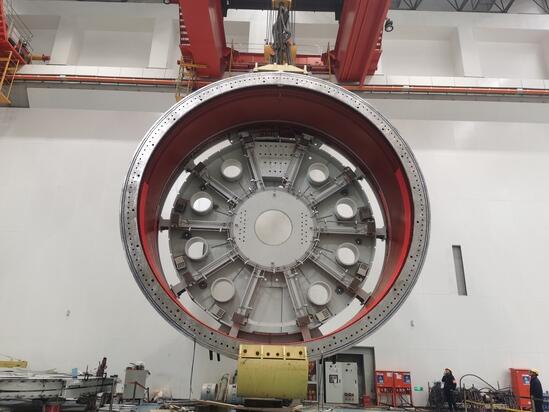 水电五局承建的沙坪一级水电站23天完成5号机组六大百吨级设备连吊