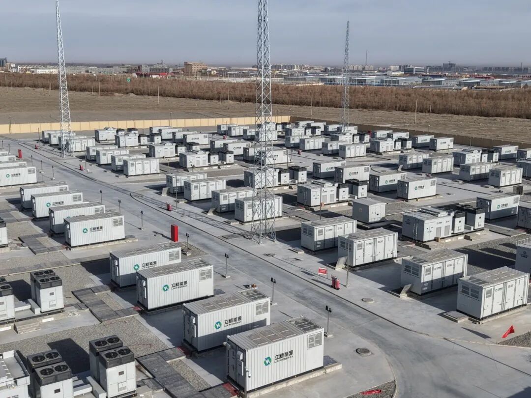 新疆和田皮山县200兆瓦/800兆瓦时储能项目全容量并网
