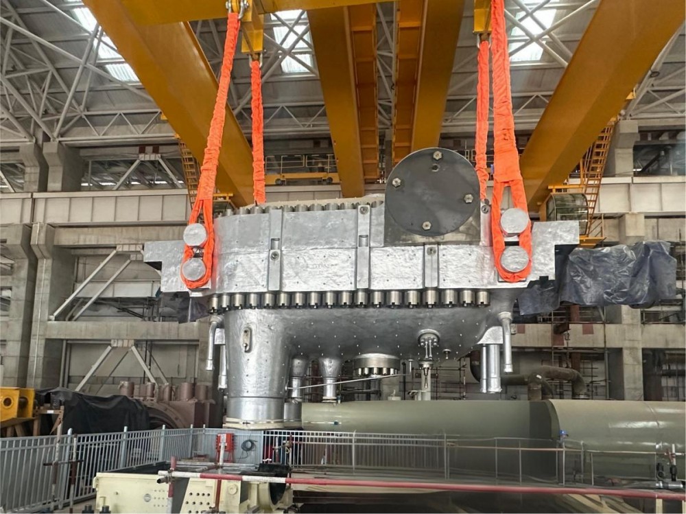 国能宁夏六盘山项目2号机组高压缸顺利吊装就位