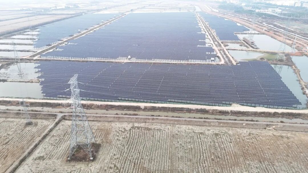 江西赣江新区渔光互补项目18MW/36MWh储能电站并网投运