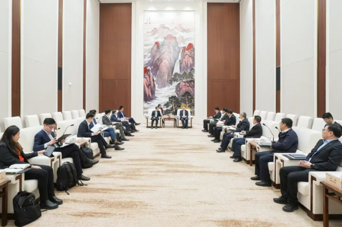 温枢刚会见新加坡贸工部常任秘书李东阳