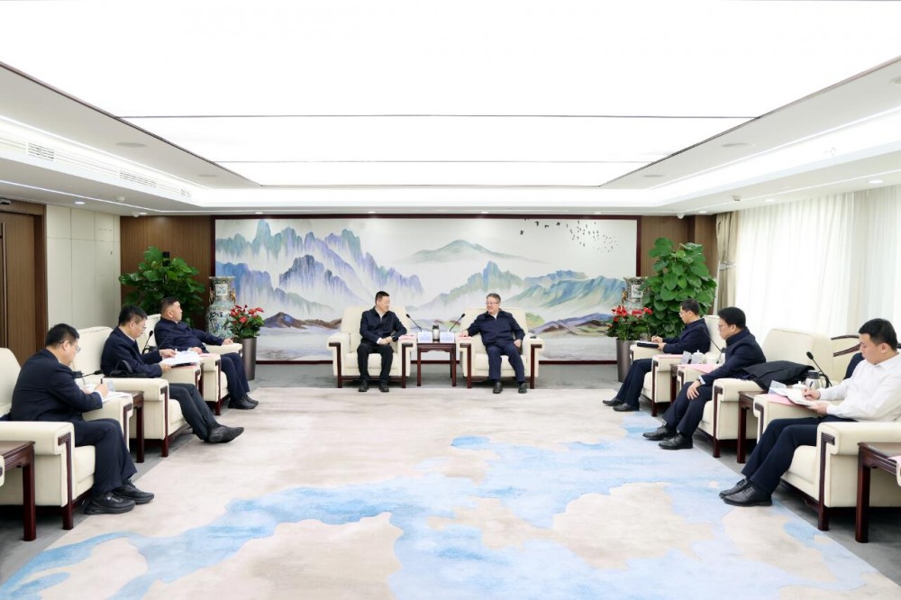 中国中煤党委书记、董事长王树东会见鄂尔多斯市委书记李理一行