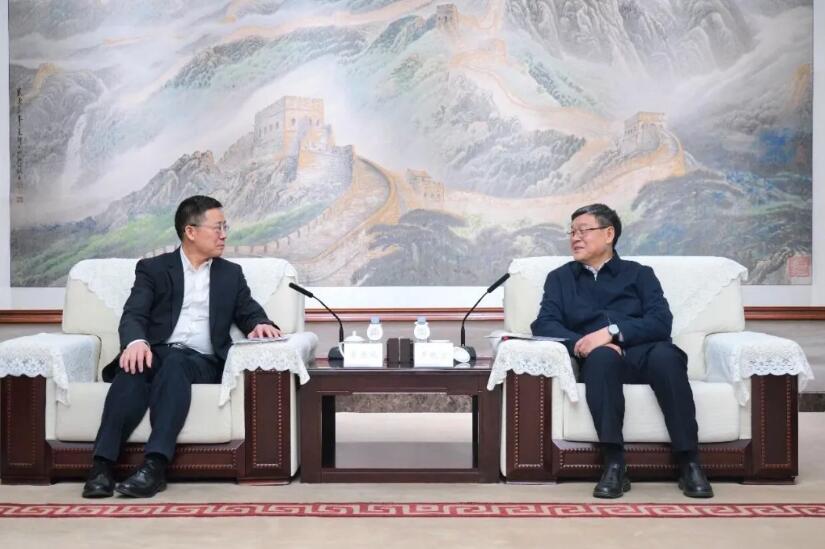 罗乾宜会见中国电气装备党委书记、董事长李洪凤