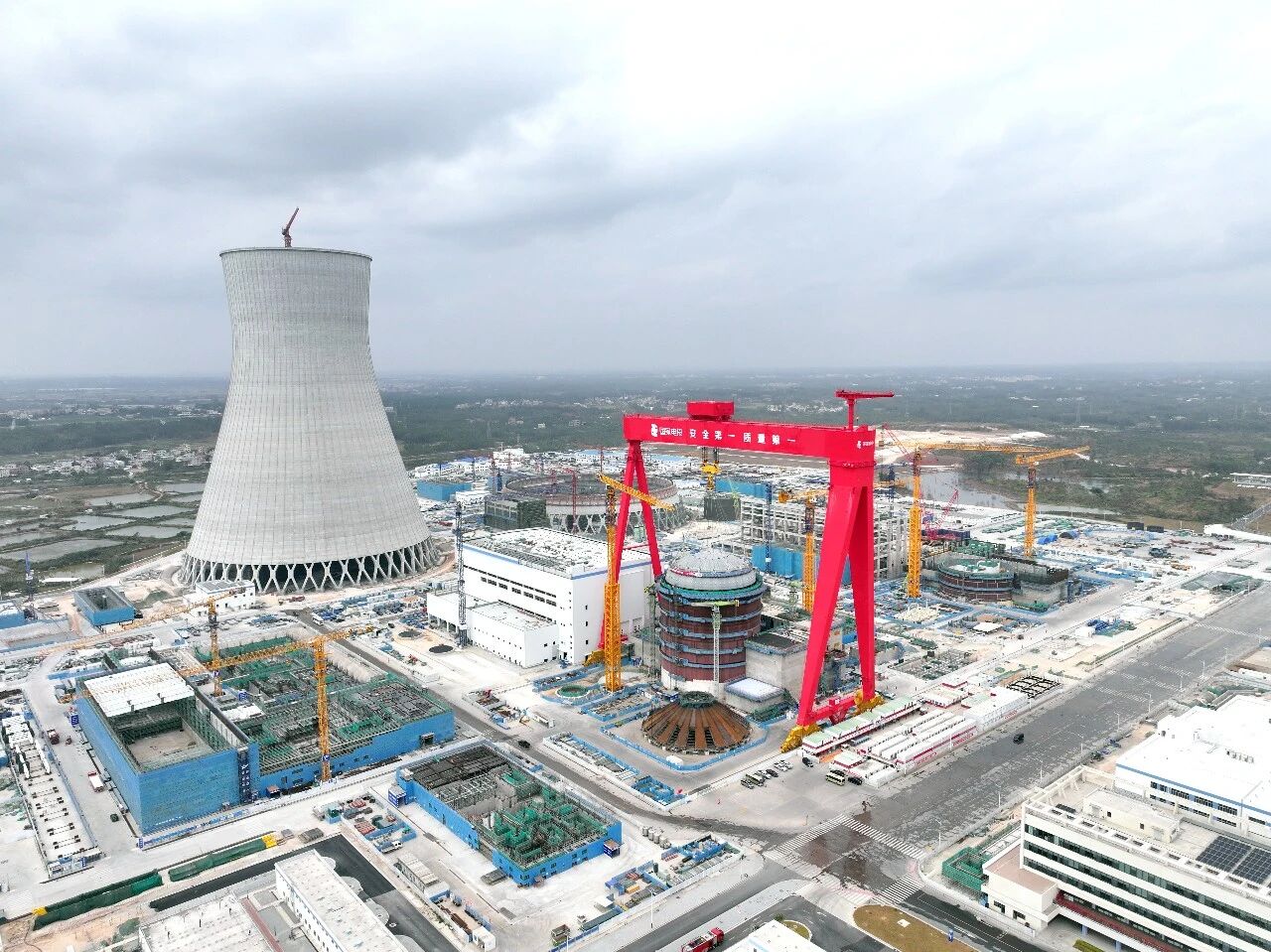 广东廉江核电1号机组反应堆厂房封顶