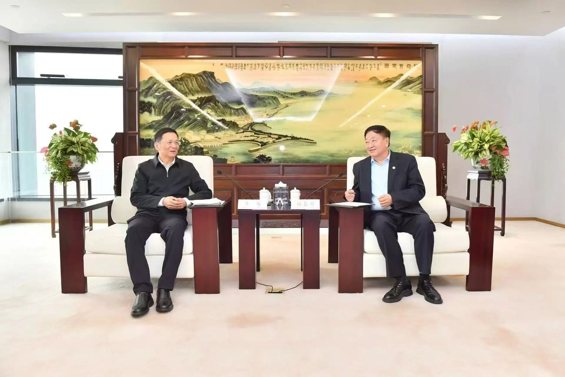 黄伟、刘清勇率队拜访中广核