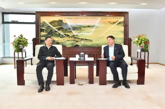 杨长利、庞松涛会见哈电集团董事长黄伟、总经理刘清勇