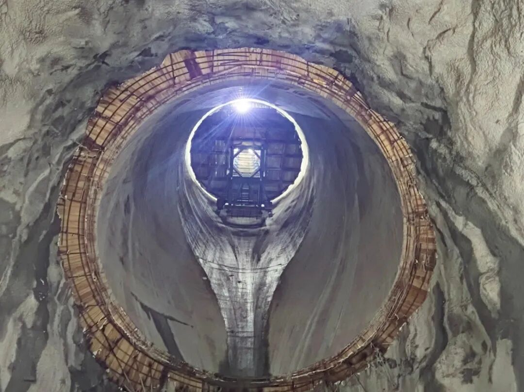 广东惠州中洞抽水蓄能电站中斜井衬砌工程顺利完成