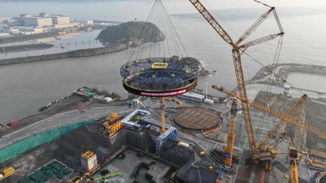 宁德项目6号机组核岛钢衬里模块一顺利吊装