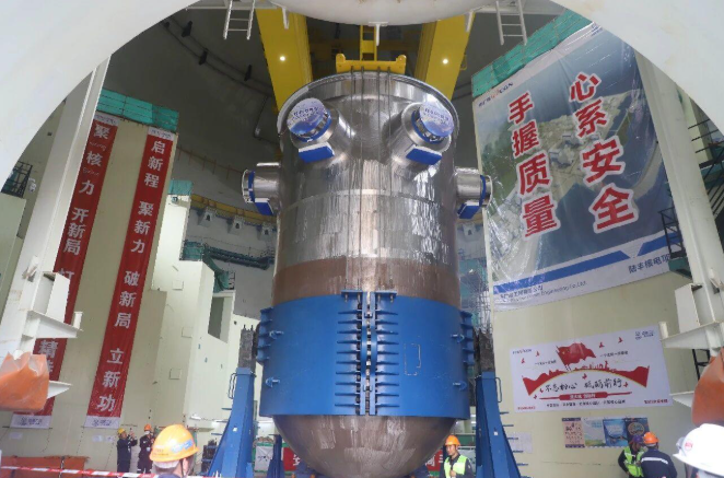 中国陆丰核电站6号机组压力容器顺利吊装就位