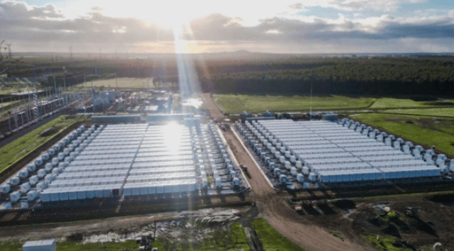 Origin Energy在澳大利亚维多利亚州Mortlake的300兆瓦/650兆瓦时构网型电池储能系统开始调试