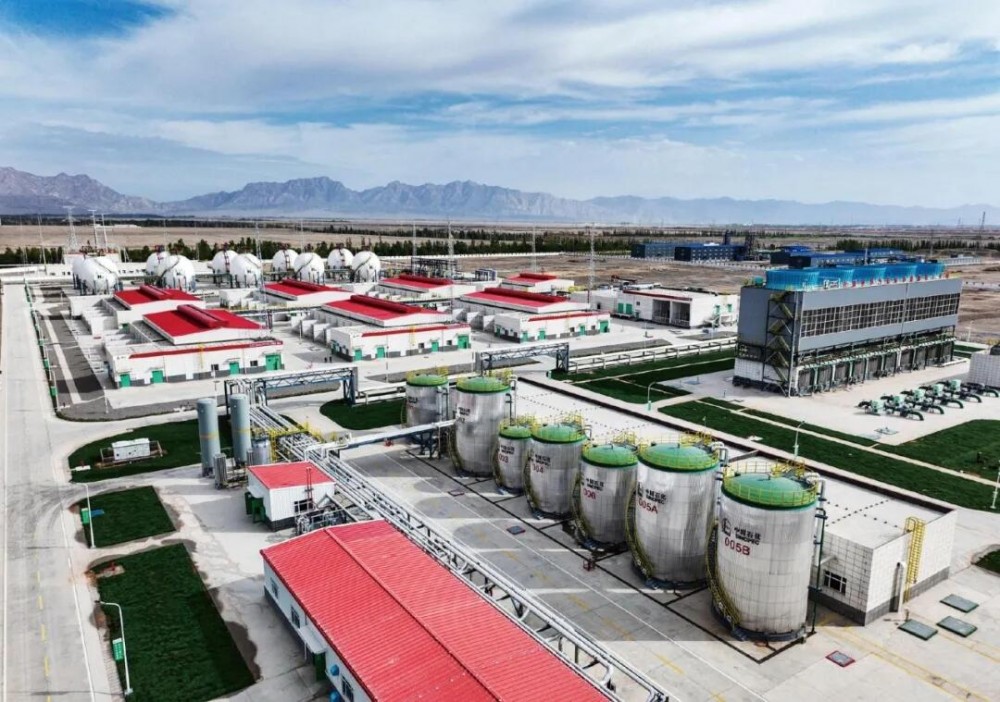 两会重磅 | “绿色燃料”首入政府工作报告，国鸿PEM电解水筑牢产业“新质”底座