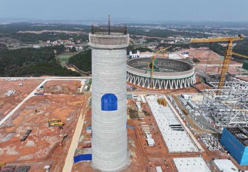 湖南岳州电厂项目烟囱筒壁突破百米