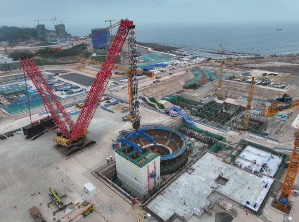 白龙核电1号机组CA20模块吊装顺利就位