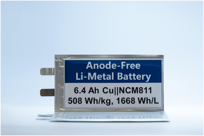 新型电解液突破无负极锂电池寿命瓶颈
