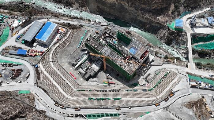 大唐扎拉水电站明管段压力钢管全部安装完成