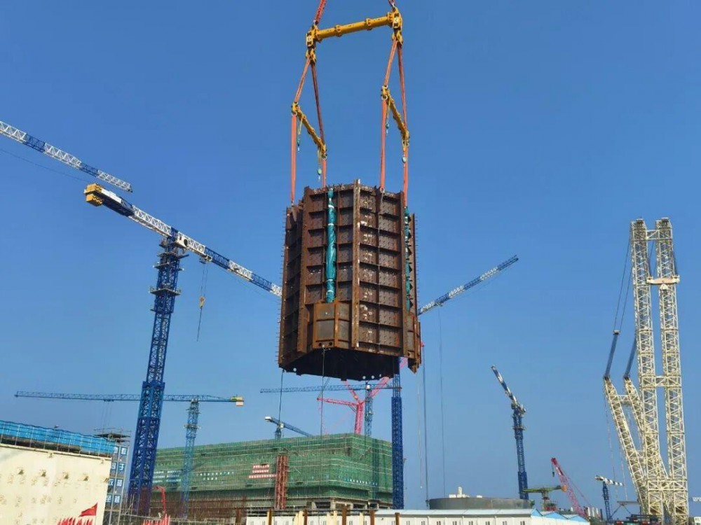 陆丰核电2号机组CA04模块顺利吊装就位