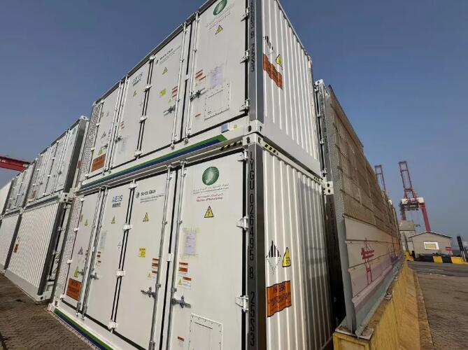 阿曼2GWh储能电池舱设备供货项目已完成国内集港交付