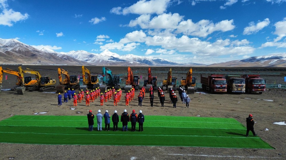 全球海拔最高槽式光热电站开工建设