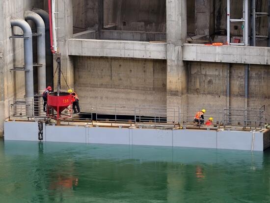 羊曲水电站升鱼机系统完善工程开启2#集鱼楼水下主体施工