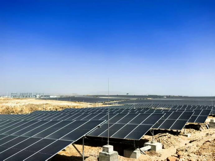 中国能建承建的厄立特里亚最大光伏储能电站全面投运