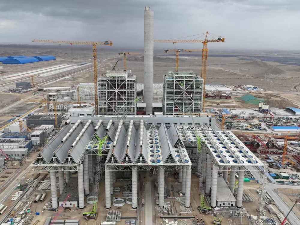 国能博州项目1号机组发电机转子穿装工作顺利完成