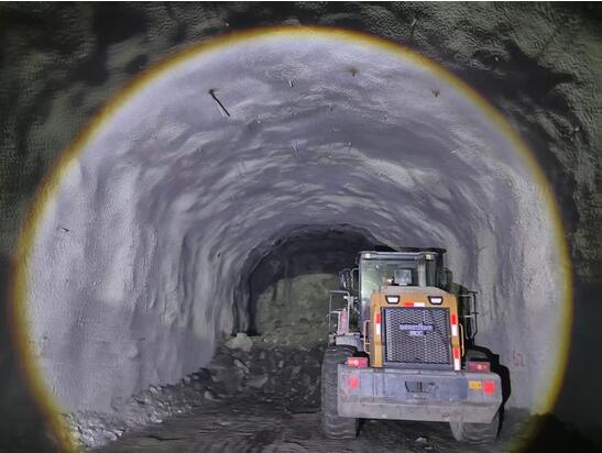 新疆若羌抽水蓄能电站尾闸室顺利进洞