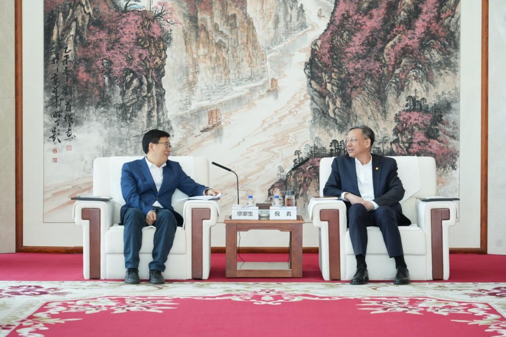 中国节能环保集团党委书记、董事长廖家生与中国能建党委书记、董事长倪真举行工作会谈