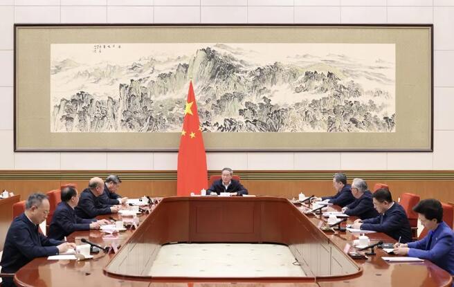 李强总理定调：加快推进风光大基地、新型电网建设，西北新能源下一个风口来了！