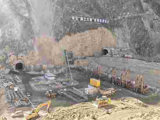 孟底沟上游围堰防渗墙及帷幕灌浆工程顺利完工