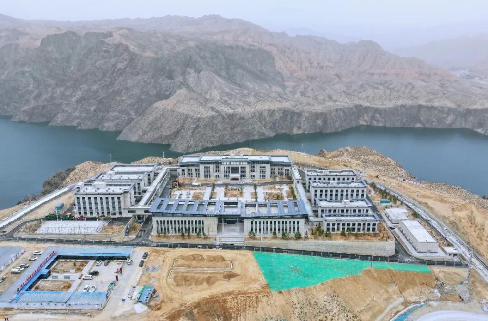 青海哇让抽水蓄能电站营地房建工程顺利交付